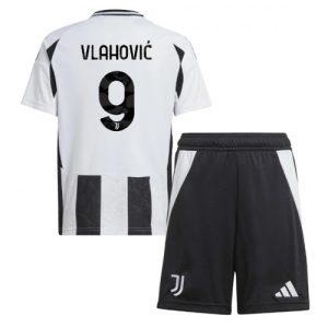 Buy Juventus Dusan Vlahovic #9 Cheap Home Stadium Kit for Kids 2024-25 Football Jerseys For Sale Juventus Dusan Vlahovic #9 Cheap Home Stadium Kit for Kids 2024-25 Football Jerseys