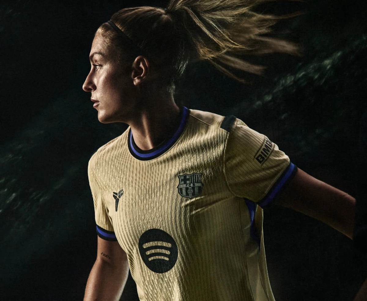 FC Barcelona's new away kit arrives