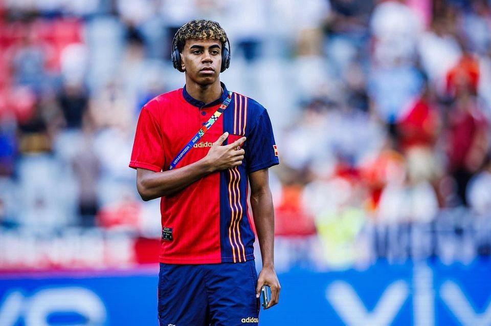 How have retro jerseys redefined the football market?