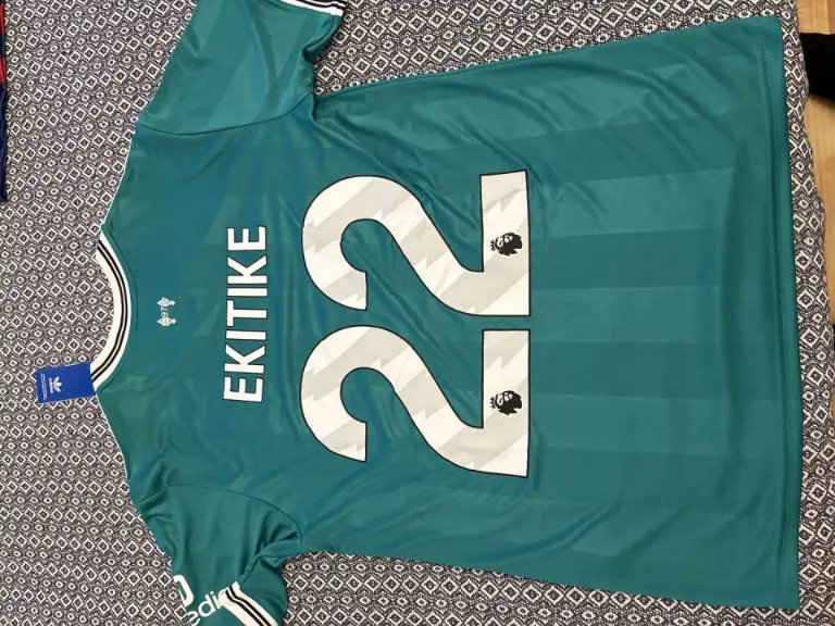 Liverpool Hugo Ekitike Stadium Shirt